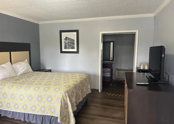 Lake Marion Inn